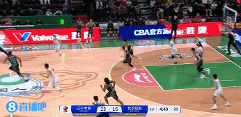 😃这外援真心不错！张帆反击试图上篮 辽宁帕顿直接钉板大帽！